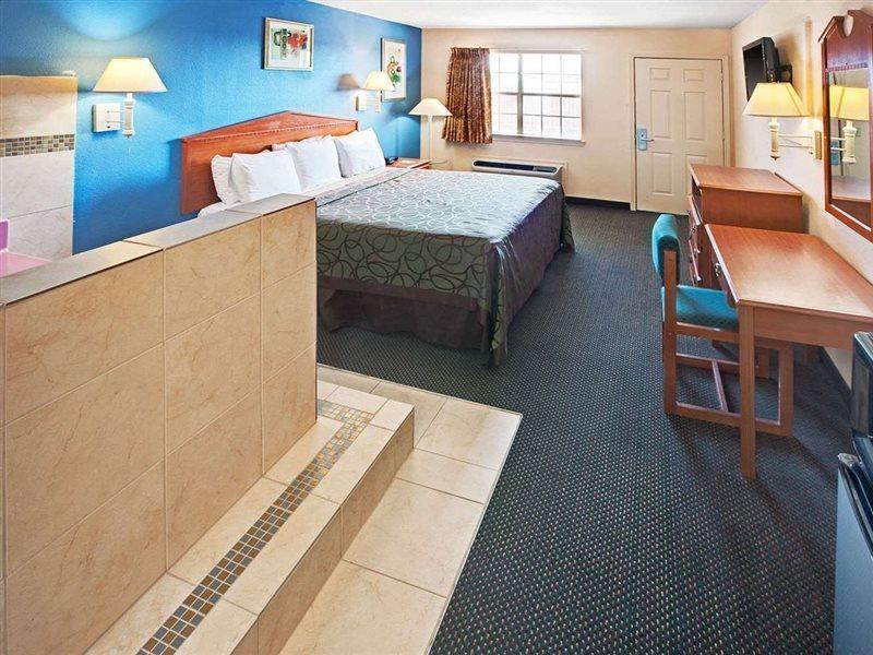 Hotel Super 8 By Wyndham Terrell Zewnętrze zdjęcie